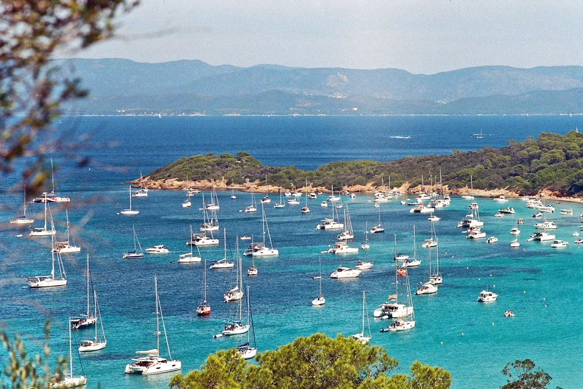 Plage Notre-Dame à Porquerolles, une très belle plage du var