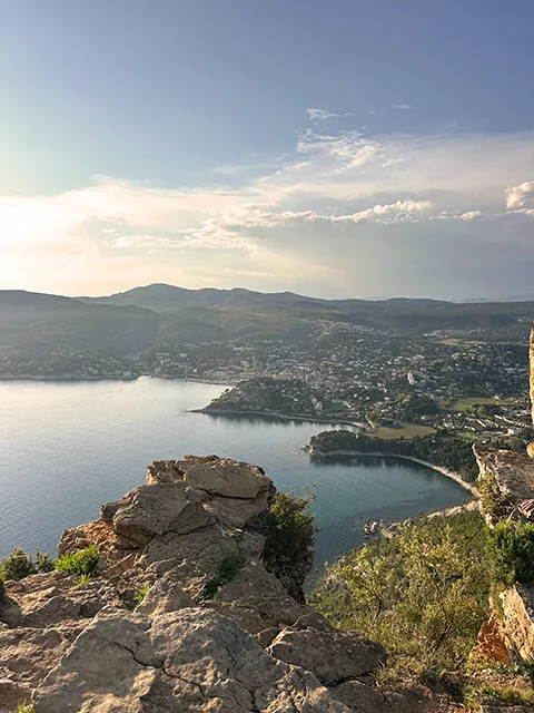 Coucher de soleil sur cassis depuis la route des Crêtes