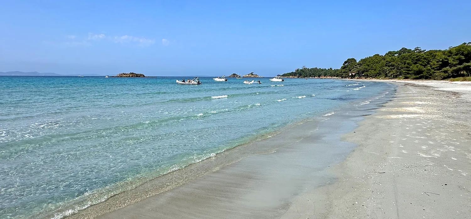 La plage du Grand Jardin dans le Var, une pépite sauvage de la côte !