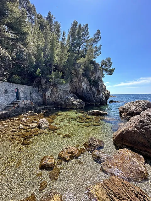 L'eau claire de l'anse Magaud