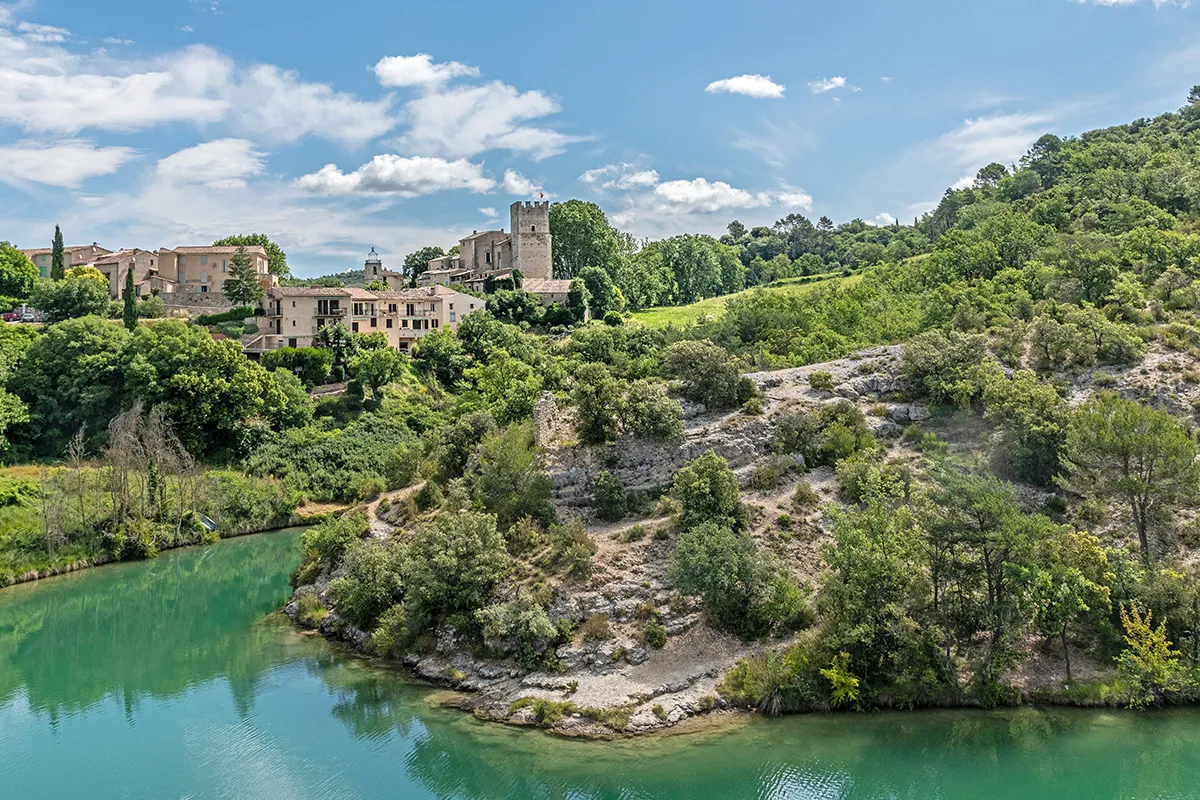 Le village d'Esparron-de-Verdon