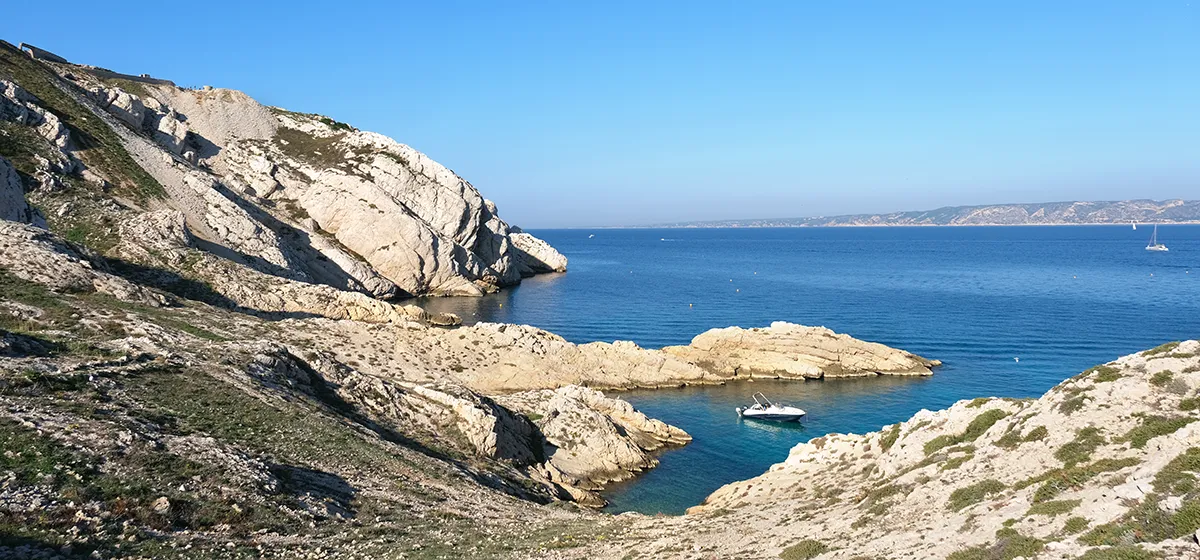 Les criques du Port de Banc sur l'île Ratonneau au Frioul