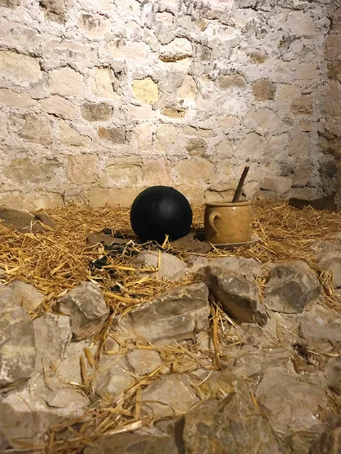 Intérieur de la cellule d'Edmond Dantes au Château d'If