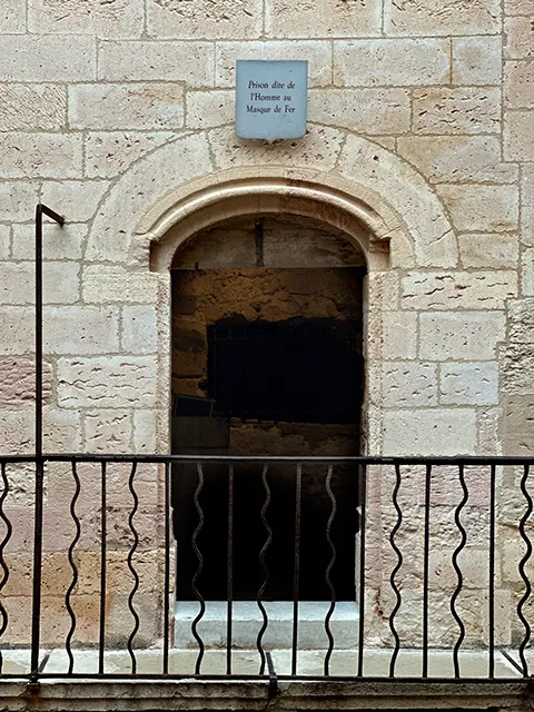 Visite le château d'If et les cellules de personnages célèbres