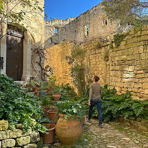 Le village d'Oppède-le-Vieux dans le sud de la France