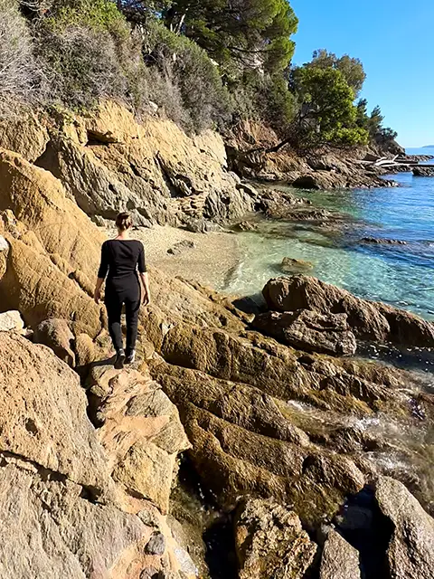 Que faire aux alentours de la presqu'île de Giens ? Randonner sur le littoral du Lavandou