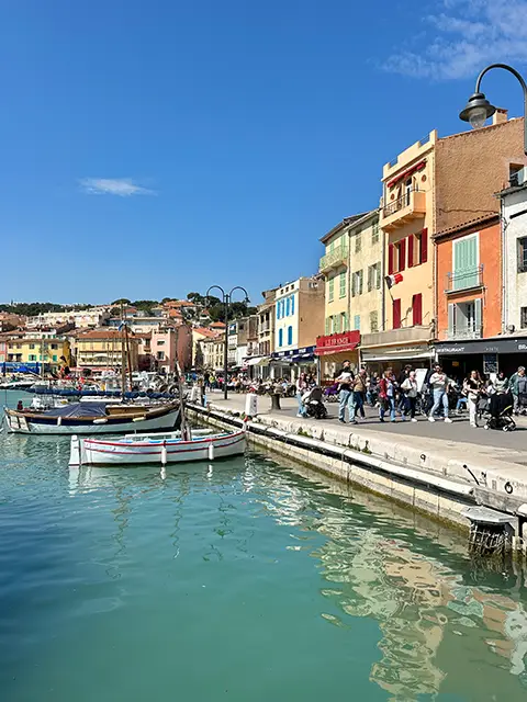 Se balader sur le port, un incontournable lors d'une visite de Cassis en 2 jours