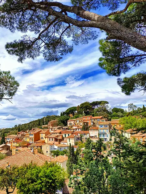 Le village de Bormes-les-Mimosas, un incontournable du Var