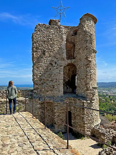 Vue panoramique depuis le château de Grimaud dans le Var