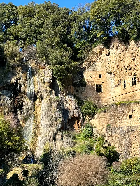 Villecroze et sa cascade